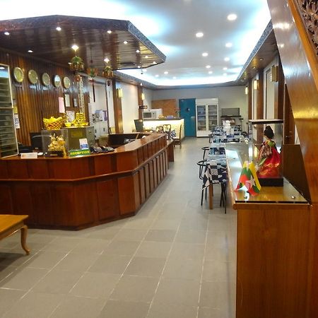 Chit Sayar Hotel Янгон Экстерьер фото