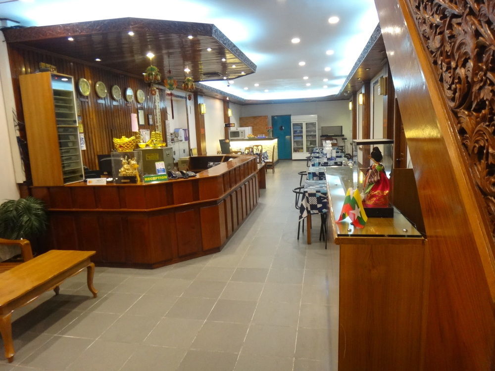 Chit Sayar Hotel Янгон Экстерьер фото